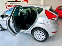 FORD - FIESTA - 2014/2014 - Prata - R$ 40.900,00