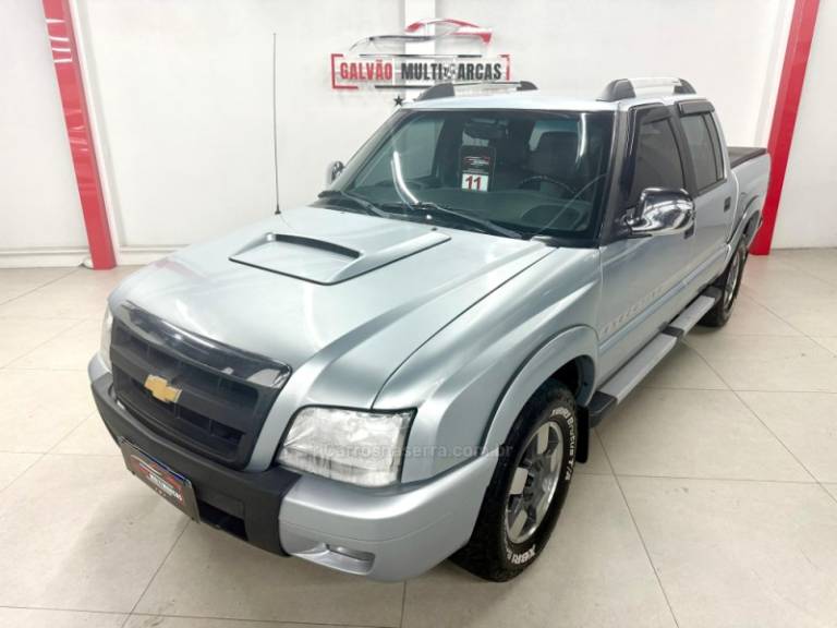 CHEVROLET - S10 - 2011/2011 - Prata - R$ 78.900,00