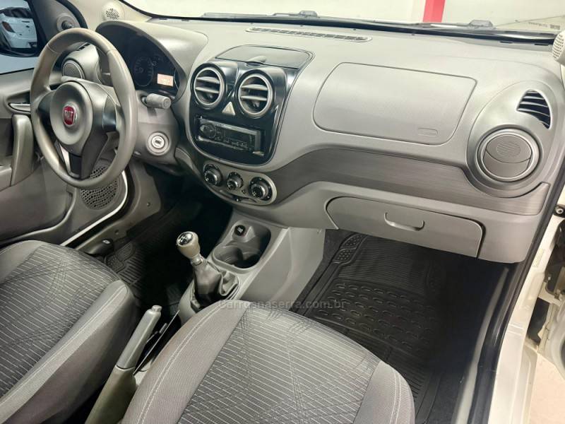 FIAT - PALIO - 2015/2015 - Branca - R$ 42.900,00