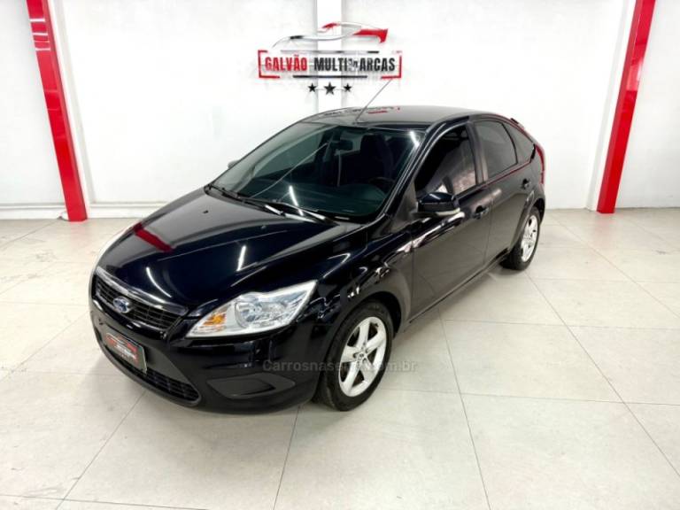 FORD - FOCUS - 2010/2010 - Preta - R$ 37.900,00