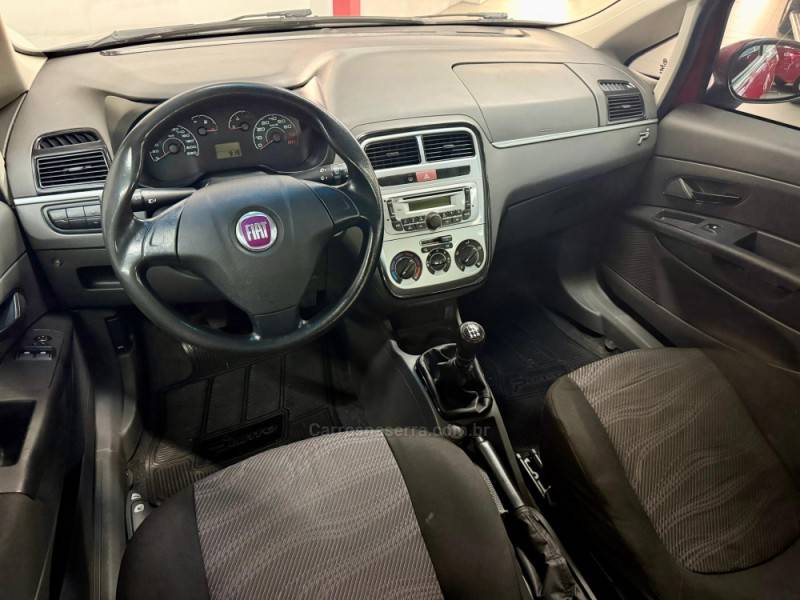 FIAT - PUNTO - 2012/2012 - Vermelha - R$ 38.900,00