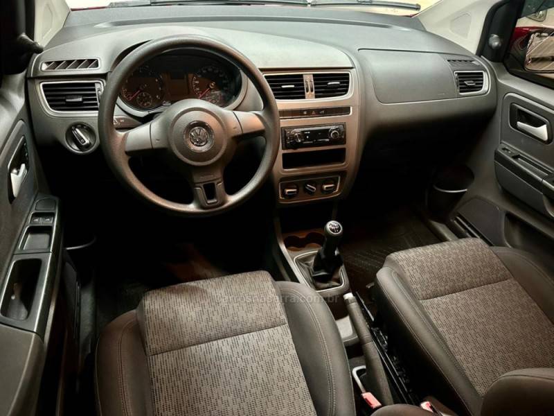 VOLKSWAGEN - FOX - 2014/2014 - Vermelha - Sob Consulta