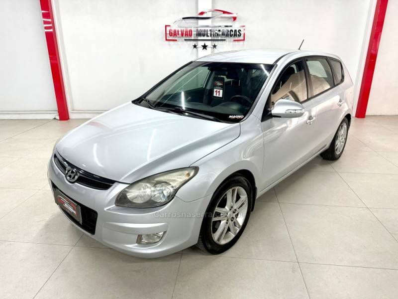 HYUNDAI - I30 CW - 2011/2011 - Prata - R$ 44.900,00