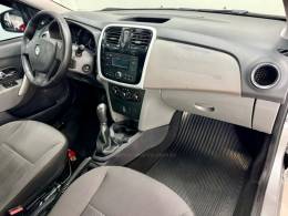 RENAULT - LOGAN - 2015/2015 - Prata - R$ 36.900,00