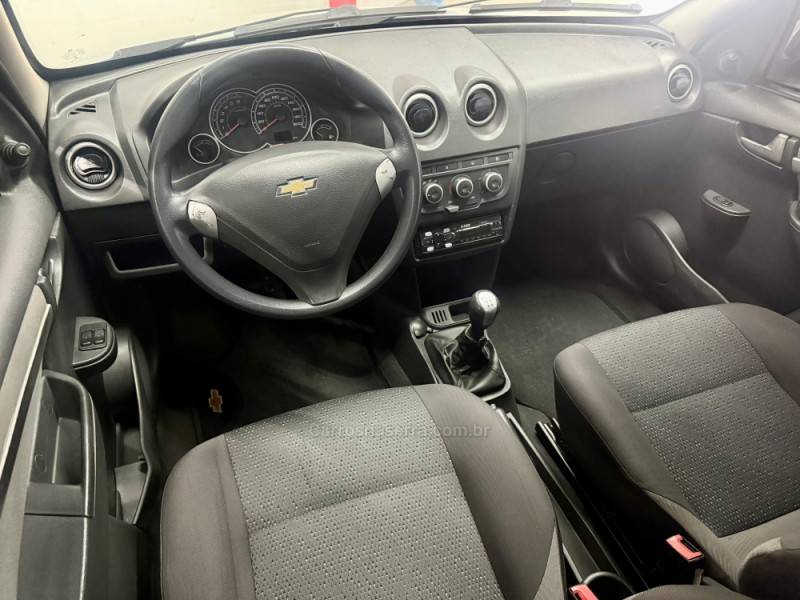 CHEVROLET - CELTA - 2015/2015 - Prata - R$ 36.900,00