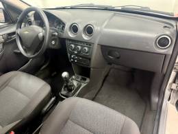 CHEVROLET - CELTA - 2015/2015 - Prata - R$ 36.900,00