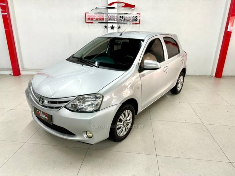 TOYOTA - ETIOS - 2016/2016 - Prata - Sob Consulta