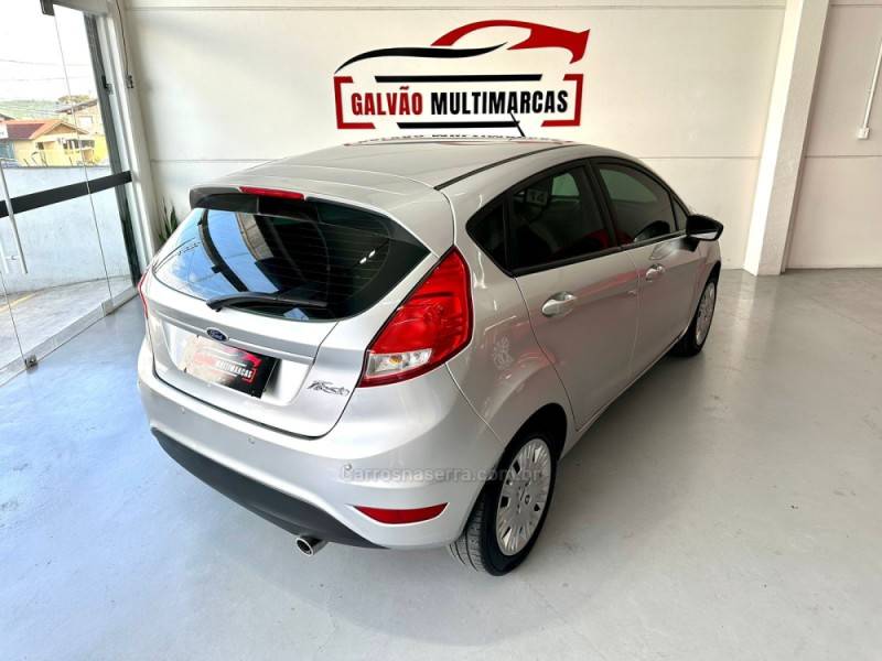 FORD - FIESTA - 2014/2014 - Prata - R$ 40.900,00