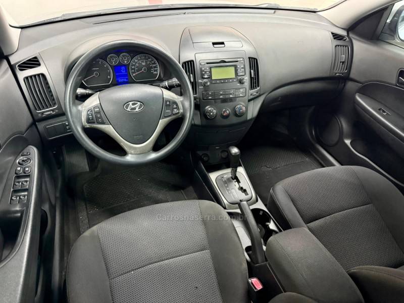 HYUNDAI - I30 CW - 2011/2011 - Prata - R$ 44.900,00