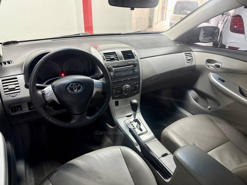TOYOTA - COROLLA - 2012/2012 - Prata - R$ 63.900,00