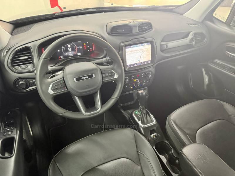 JEEP - RENEGADE - 2024/2024 - Preta - R$ 125.900,00