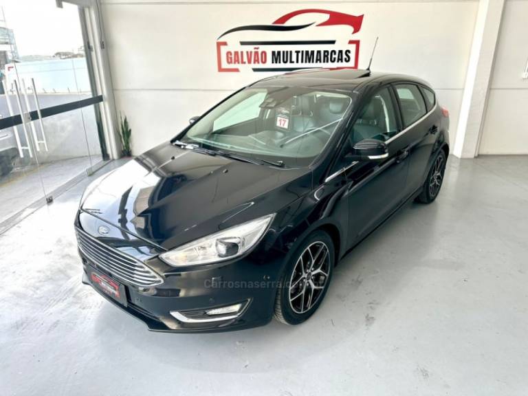 FORD - FOCUS - 2017/2017 - Preta - R$ 75.900,00