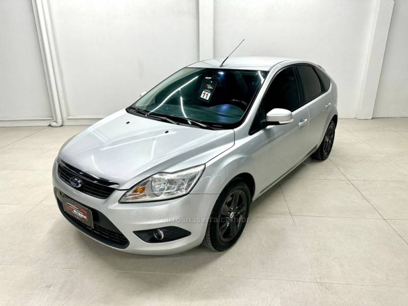 FORD - FOCUS - 2011/2011 - Prata - R$ 39.900,00