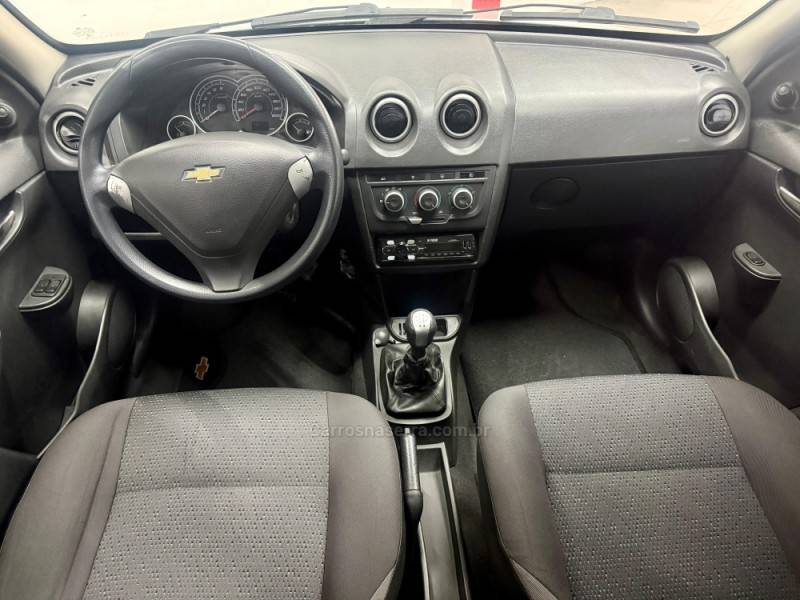 CHEVROLET - CELTA - 2015/2015 - Prata - R$ 36.900,00