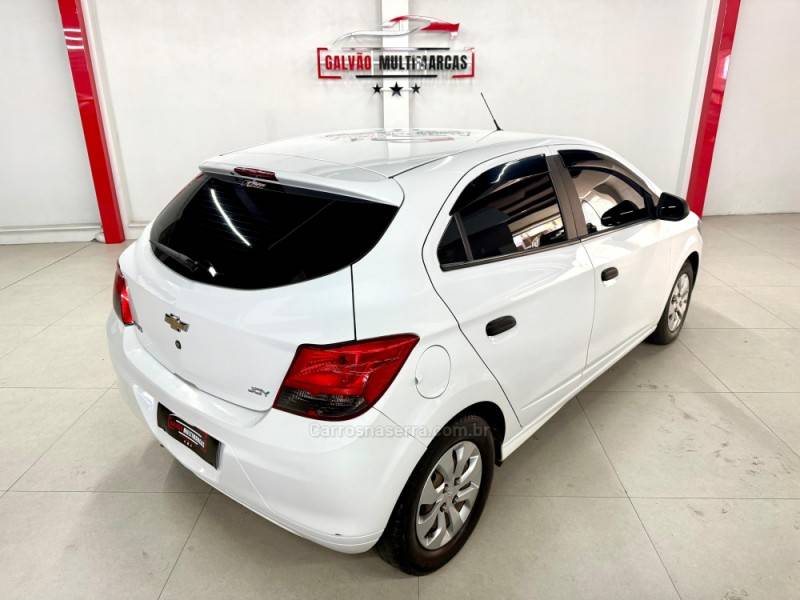 CHEVROLET - ONIX - 2019/2019 - Branca - R$ 54.900,00