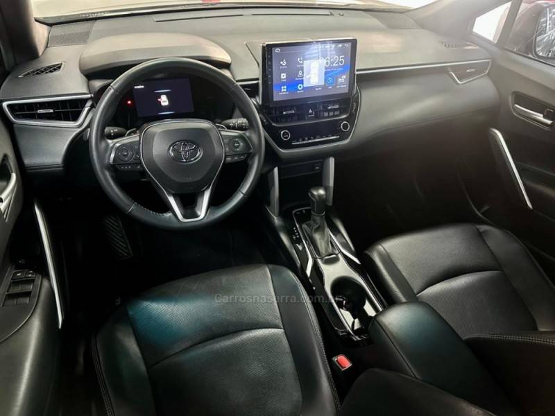 TOYOTA - COROLLA - 2023/2023 - Prata - Sob Consulta