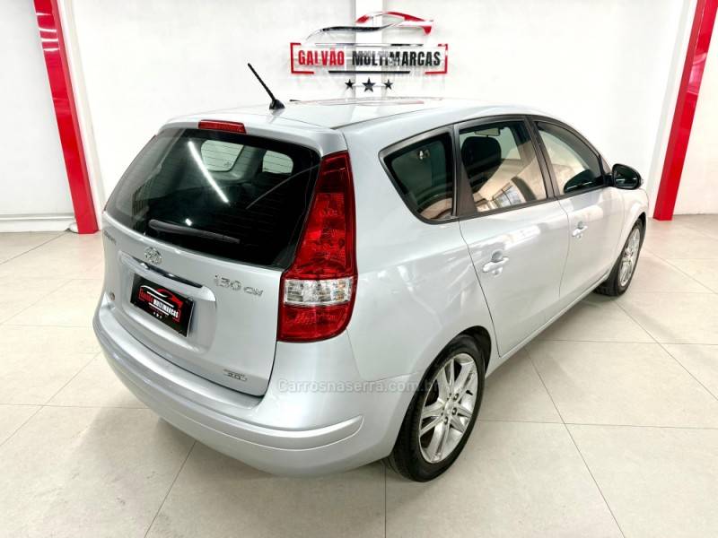 HYUNDAI - I30 CW - 2011/2011 - Prata - R$ 44.900,00