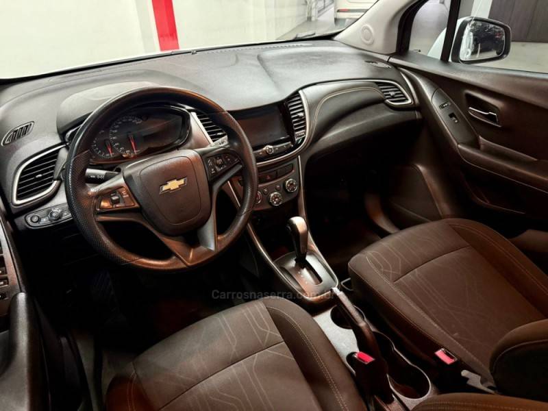 CHEVROLET - TRACKER - 2018/2018 - Branca - R$ 79.900,00
