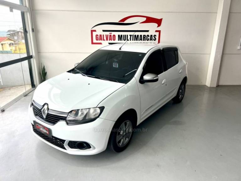 RENAULT - SANDERO - 2018/2018 - Branca - R$ 39.900,00