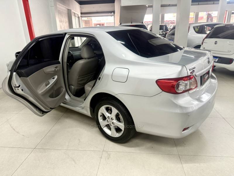TOYOTA - COROLLA - 2012/2012 - Prata - R$ 63.900,00