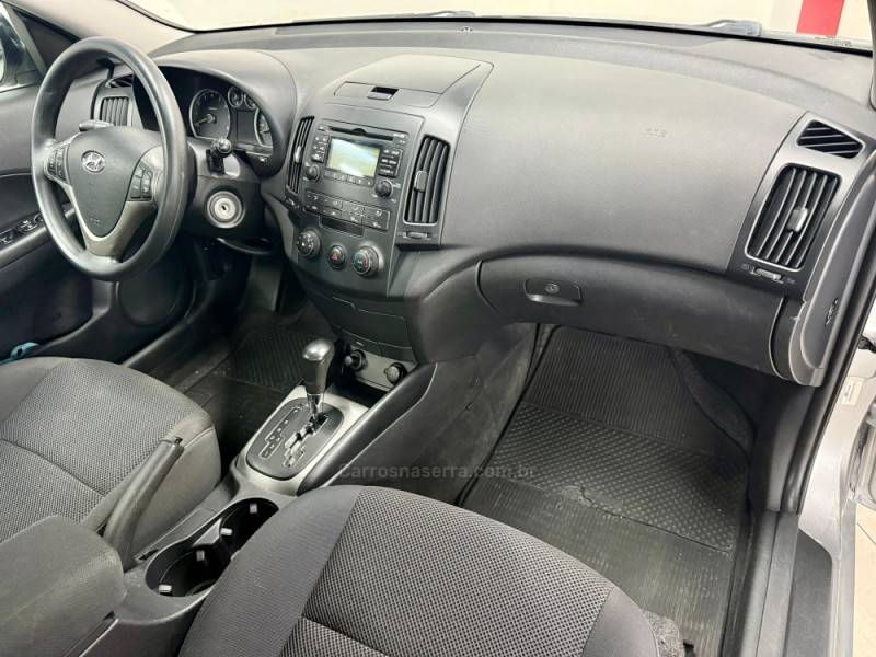 HYUNDAI - I30 CW - 2011/2011 - Prata - R$ 44.900,00