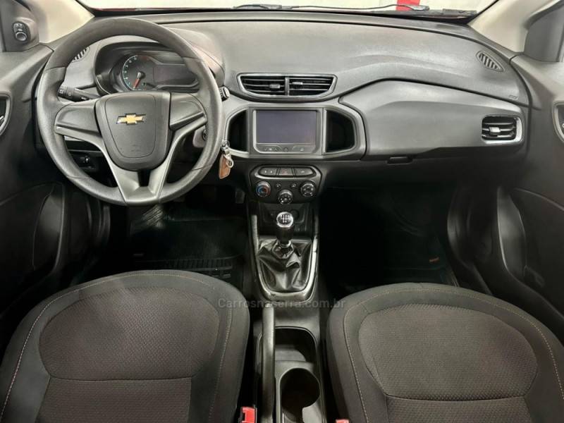 CHEVROLET - ONIX - 2015/2015 - Vermelha - R$ 53.900,00