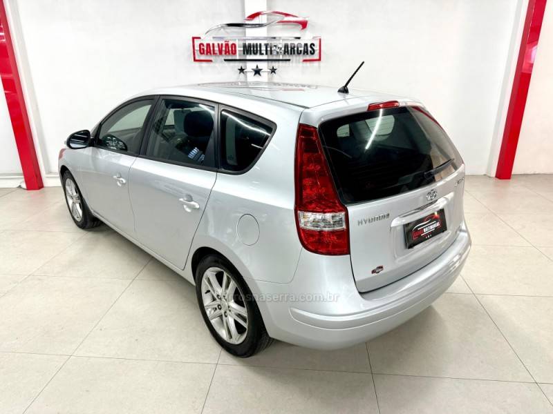 HYUNDAI - I30 CW - 2011/2011 - Prata - R$ 44.900,00