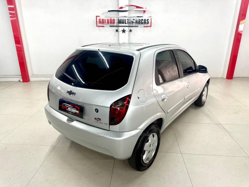 CHEVROLET - CELTA - 2015/2015 - Prata - R$ 36.900,00