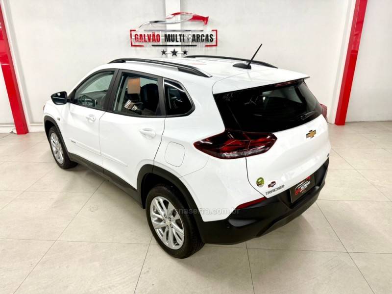 CHEVROLET - TRACKER - 2023/2023 - Branca - R$ 104.900,00