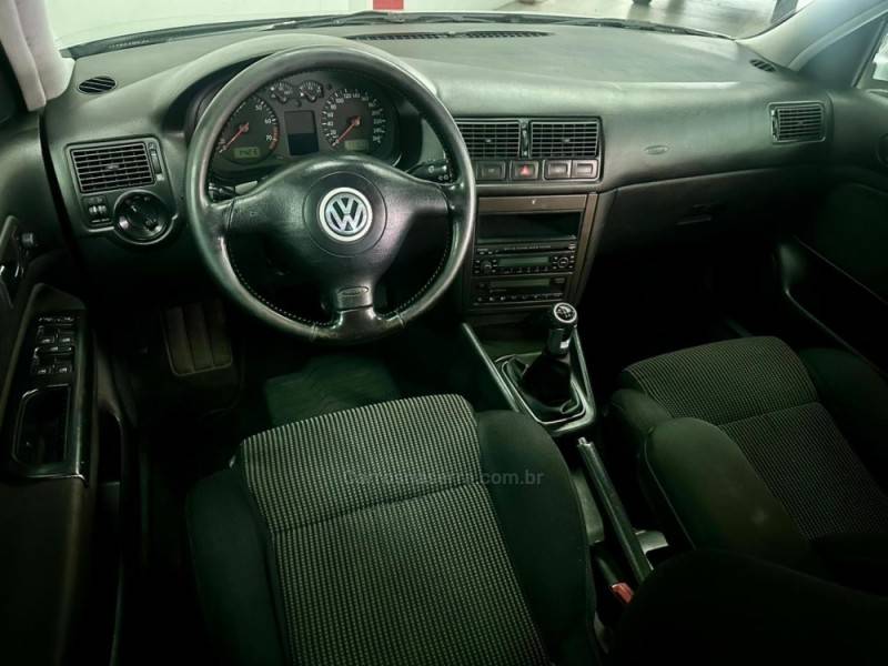 VOLKSWAGEN - GOLF - 2006/2006 - Prata - Sob Consulta