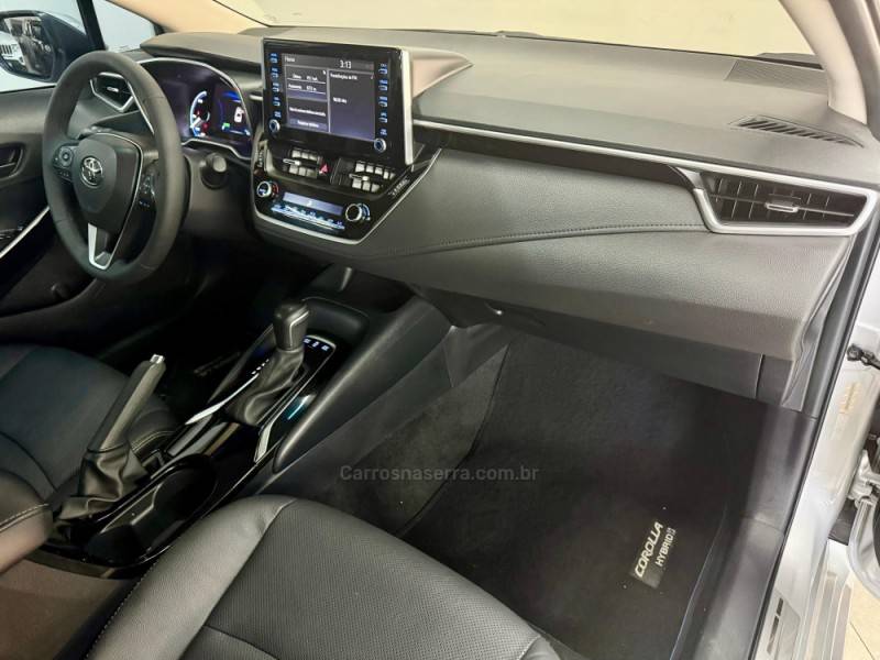 TOYOTA - COROLLA - 2021/2021 - Prata - R$ 137.900,00