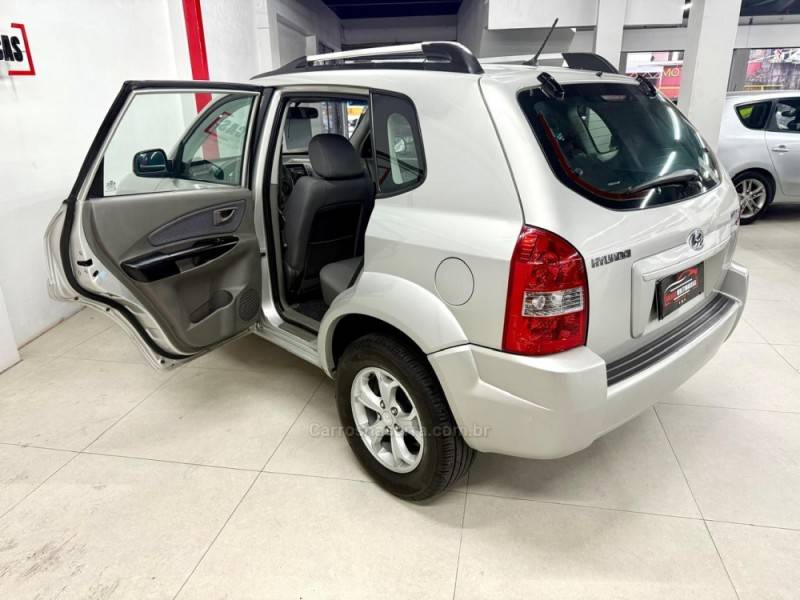 HYUNDAI - TUCSON - 2012/2012 - Prata - R$ 44.900,00
