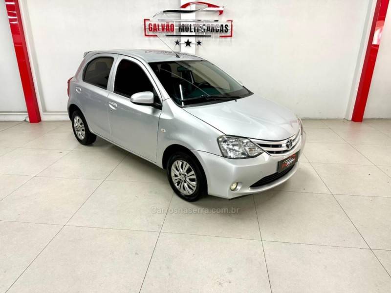 TOYOTA - ETIOS - 2016/2016 - Prata - Sob Consulta