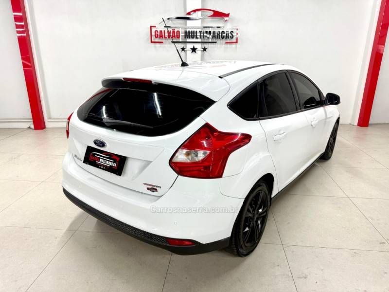 FORD - FOCUS - 2014/2014 - Branca - R$ 52.900,00