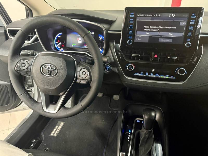 TOYOTA - COROLLA - 2021/2021 - Prata - R$ 137.900,00