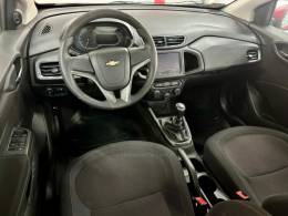 CHEVROLET - ONIX - 2015/2015 - Vermelha - R$ 53.900,00