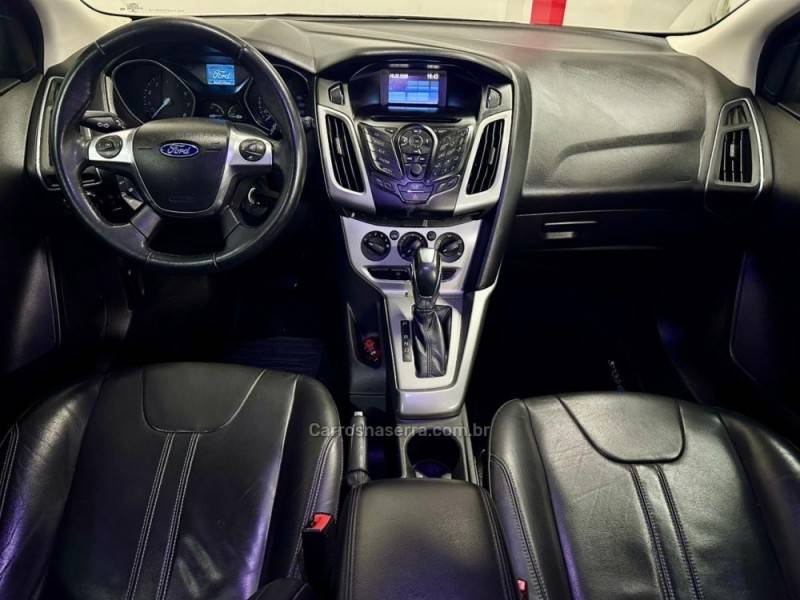 FORD - FOCUS - 2015/2015 - Branca - R$ 53.900,00