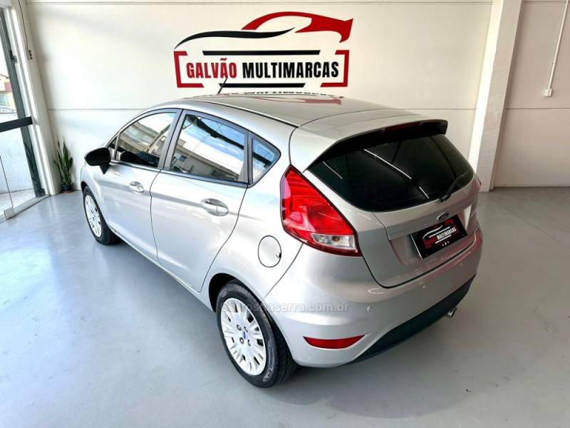 FORD - FIESTA - 2014/2014 - Prata - R$ 40.900,00