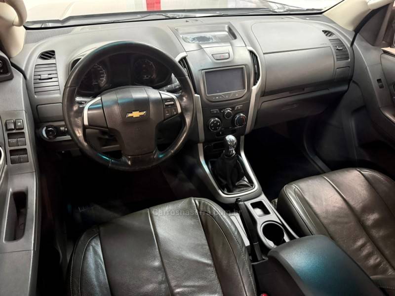 CHEVROLET - S10 - 2014/2014 - Preta - R$ 82.900,00