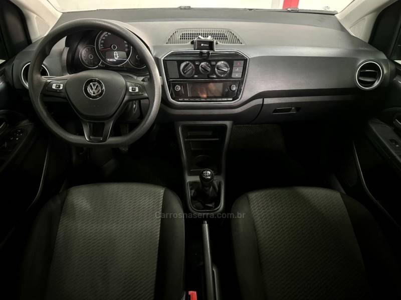 VOLKSWAGEN - UP - 2020/2020 - Prata - Sob Consulta