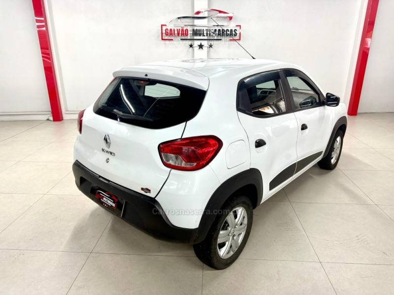 RENAULT - KWID - 2023/2023 - Branca - R$ 45.900,00