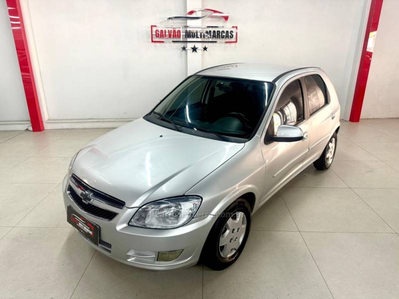 CHEVROLET - CELTA - 2015/2015 - Prata - R$ 36.900,00