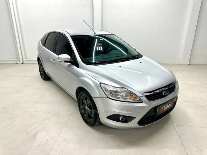 FORD - FOCUS - 2011/2011 - Prata - R$ 39.900,00