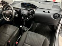 TOYOTA - ETIOS - 2016/2016 - Prata - Sob Consulta